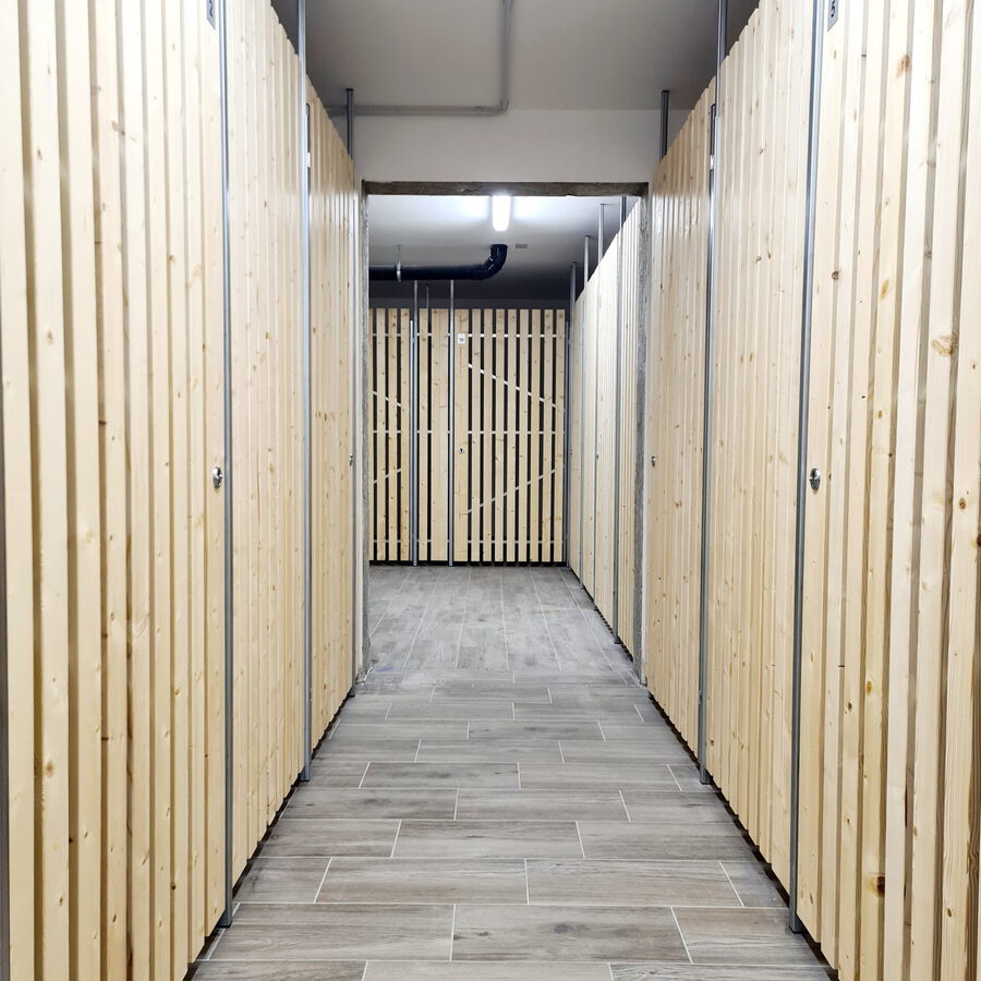Kellertrennwand Holz
